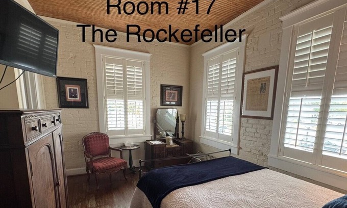 St. Marys Hotel | Charming historic hotel located in the heart of St Mary's, GA.