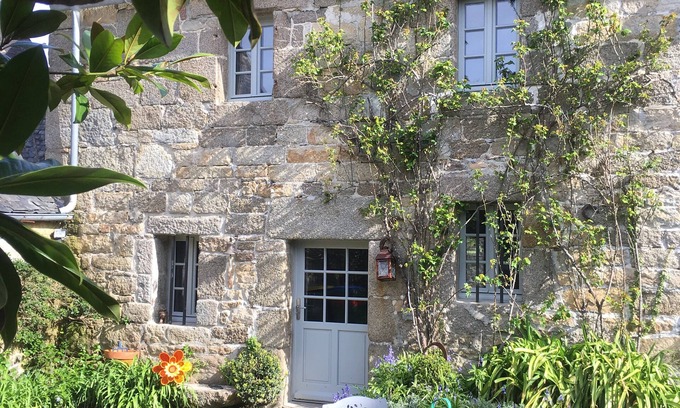 Lanildut House | Charming historic house built in 1687, walking distance to port and small beach