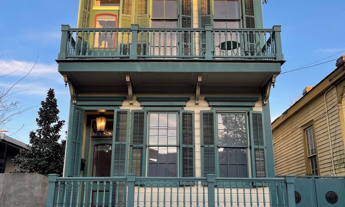 Bywater House | Charming historic Marigny townhouse - 2 br/3ba