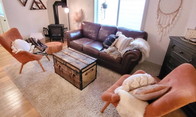 Coleman Apartment | Charming Historic Retreat in Coleman's Scenic Heart