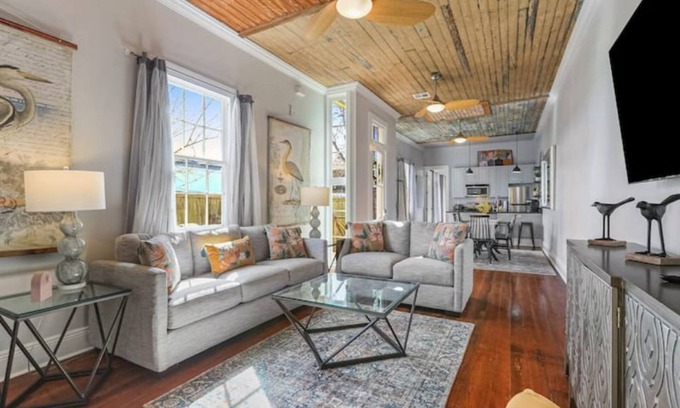 Irish Channel House | Charming Historic Shotgun House minutes to FQ/CBD