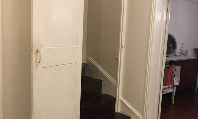 Old City House | Charming Historic Olde City Home - Close to Independence Malll