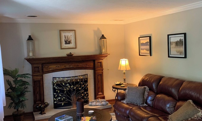 Hudson House | Charming Historical Hudson Retreat on almost 4 acres! Wildlife views daily!