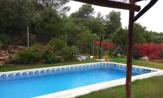 Albalate de Zorita Cottage | Charming house, with pool, porch and barbecue in the mountains