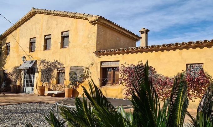San Martin Sarroca Villa | Charming holiday house surrounded by vineyards 60km from Barcelona for groups