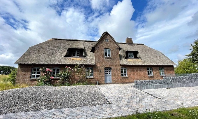 Ockholm Apartment | Charming Holiday Apartment Hauke-Haien in Tranquil Ockholm