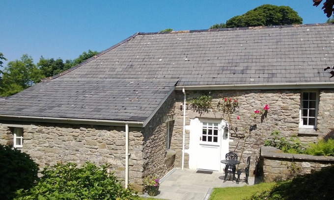 St Teath Cottage | Charming Holiday Cottage Nestling In Secluded Mature Gardens
