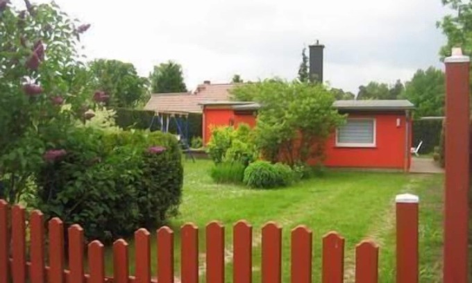 Altwarp Siedlung House | Charming holiday home in Altwarp completely fenced in