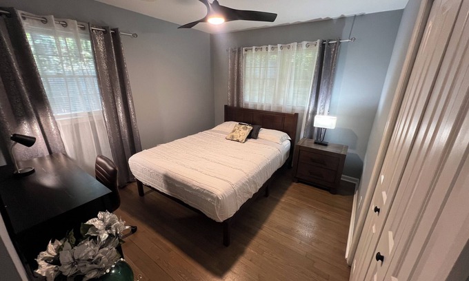 Church Street House | Charming Home 10min from Airport, close to DT Atlanta . Enjoy privacy & comfort!