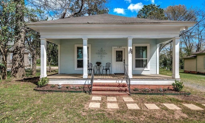Nacogdoches House | Charming home centrally located minutes from SFA and Downtown Brick Streets!