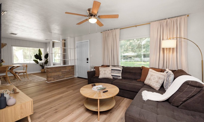 Lakeland House | Charming Home Close to Downtown, Fully Renovated