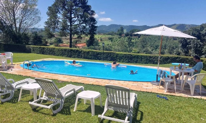 Vargem House | Charming home, gourmet ranch, WIFI, game room, beautiful view of the mountains!