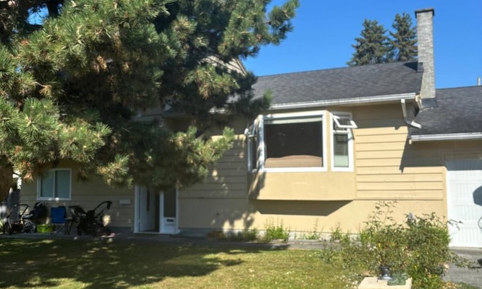 Richmond House | Charming Home in Quiet, Convenient Neighbourhood-4 BR 2 Bath House