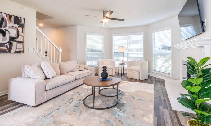 Lawrenceville House | Charming Home-Lawrenceville