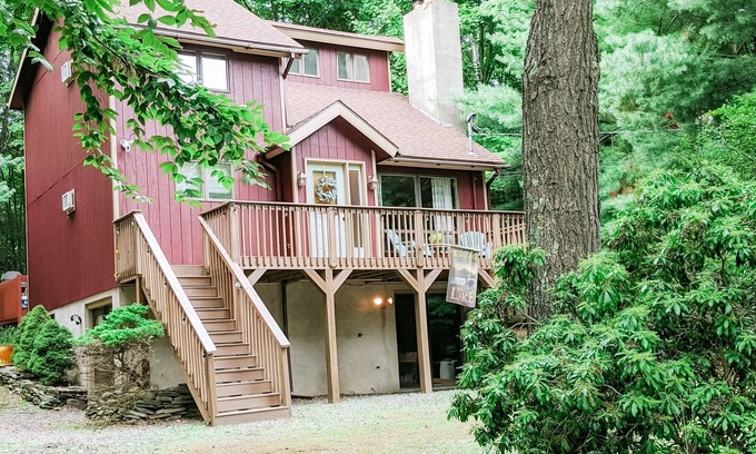 Hamlin House | Charming Home Near Amenities in Award Winning Four Season Community, The Hideout