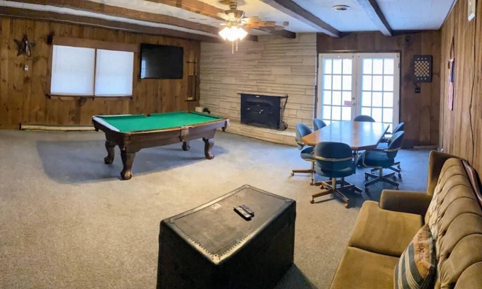 Stafford House | Charming home near Hatfield McCoy trails in Gilbert - Horsepen Creek Retreat