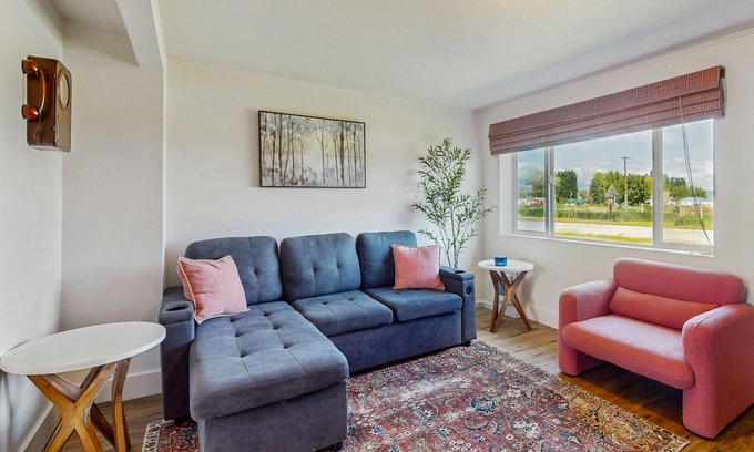 Brewster Cottage | Charming Home Near the Banks of the Columbia River in Scenic Brewster