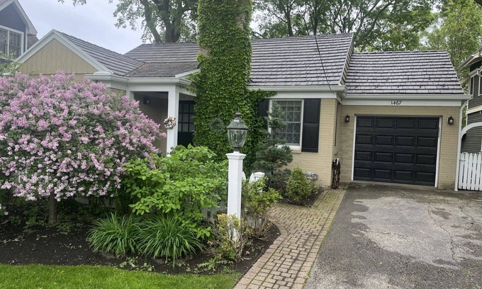 Lake Forest House | Charming home near Lake Michigan, bike paths, and high school