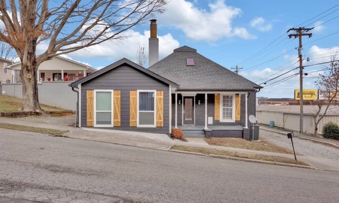 Lenoir City House | Charming Home Near Downtown Lenoir City