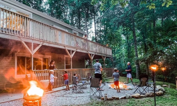 Sloans Valley House | Charming home nestled on the Cumberland.nA stone's throw away from boat ramp.