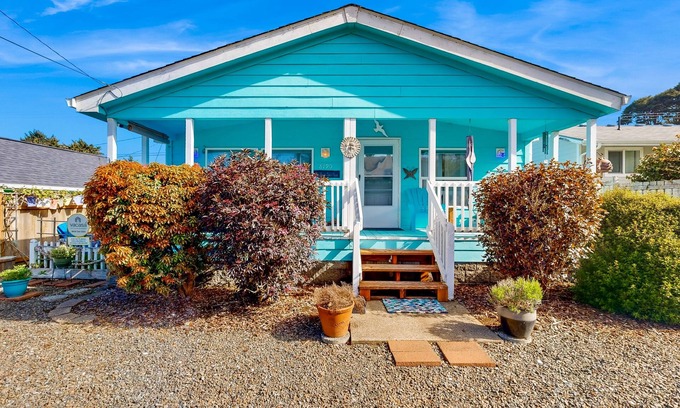 Rockaway Beach House | Charming home two blocks from the beach; private hot tub and washer/dryer