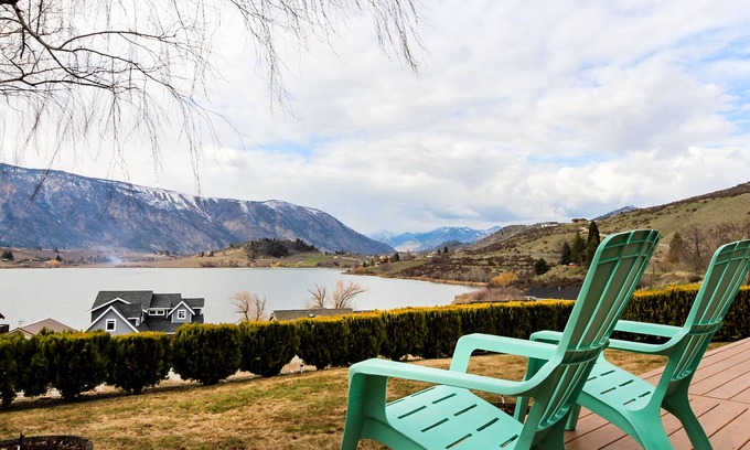 Manson House | Charming home w/great deck, patio & views overlooking Roses Lake