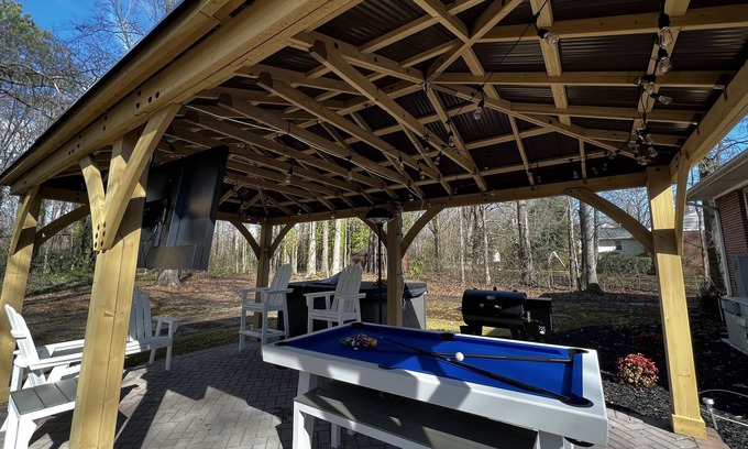 Elon College House | Charming Home w/ hot tub, pool table, and patio TV.