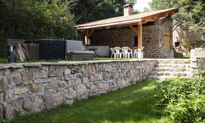 Pressy-sous-Dondin House | Charming house with Jacuzzi