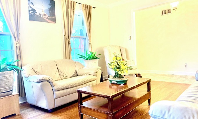 Germantown House | Charming House 2br-2ba-4beds-Long Stay