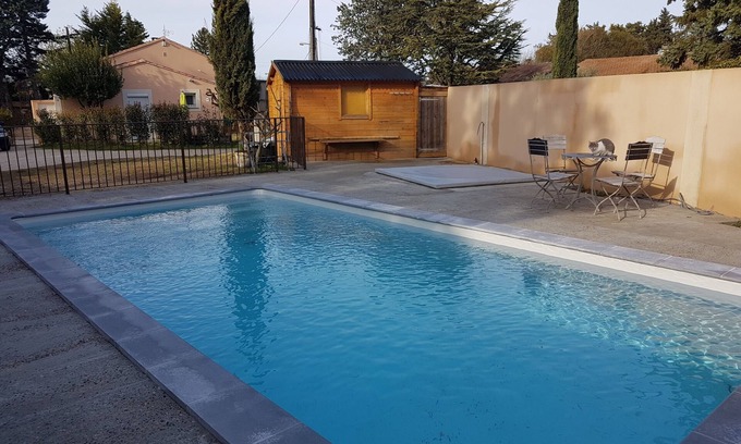 Velleron Cabin | CHARMING HOUSE AT THE FOOT OF THE LUBÉRON STUDIO 4 PERSONS SWIMMING POOL, JACUZZI