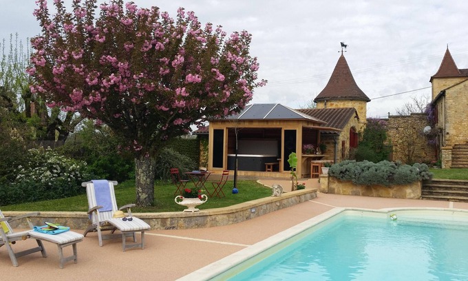 Daglan House | Charming house classified 4 * -Jacuzzi-heated pool Near Sarlat