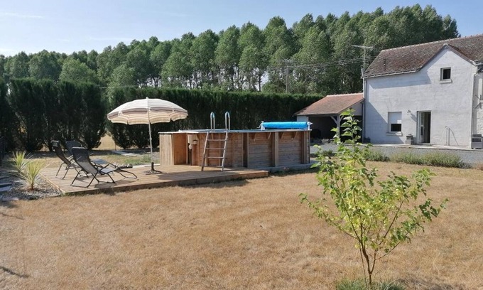 Rilly-sur-Vienne Cottage | Charming House with Pool, Garden, and Fishing Pond Near Loire Castles