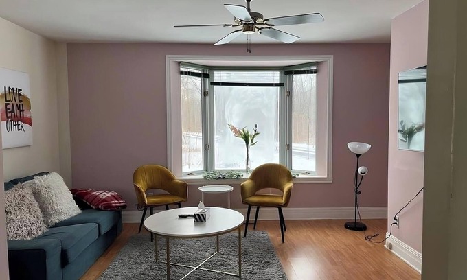 Montreal House | Charming house in a quiet area of Brossard, fully equipped and fully furnished