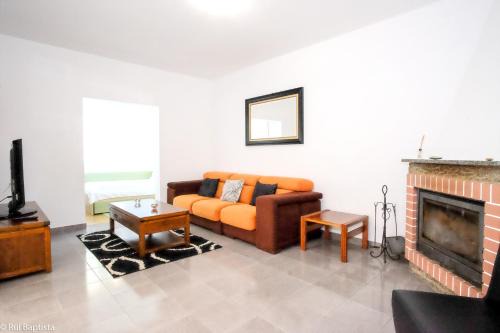 Monchique House | Charming House in Monchique with Shared Pool