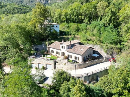 Ogassa House | Charming House in Ogassa, Perfect for 10 Guests