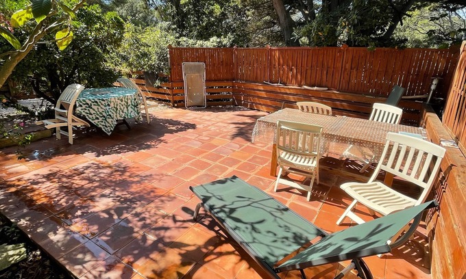 Porquerolles House | Charming House in the heart of Porquerolles Island-Special Offers in July