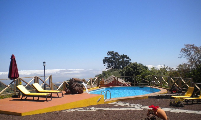 Barranco del Pinar Cottage | charming house in the middle of nature with pool .Ideal couples.