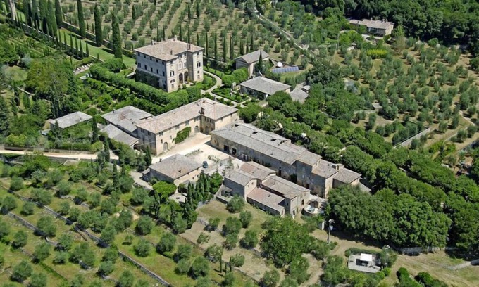 Ancaiano Apartment | Charming House in Tuscany with Pool & Views