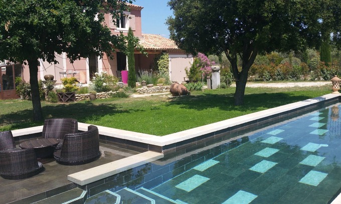 Robion House | Charming house, style "Bastidette Provençale" in its green setting .