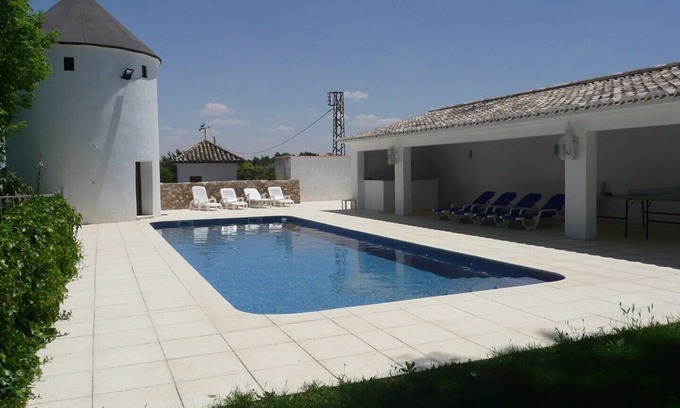 Alameda de Cervera House | CHARMING HOUSE, UNUSUAL, COMFORT, QUIET, SWIMMING POOL, 20 BEDS, TOLEDE