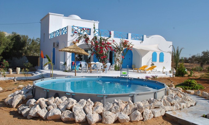Hawmat al Badawiyin House | Charming house w / spacious garden & swimming pool