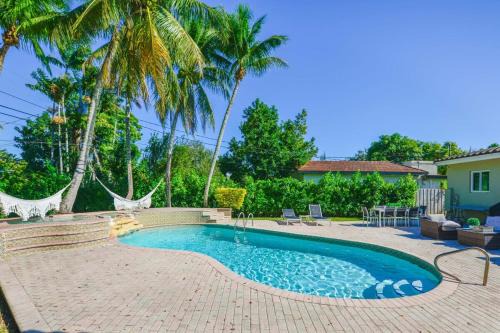Ludlam House | Charming House with Private Pool n Coral Gable
