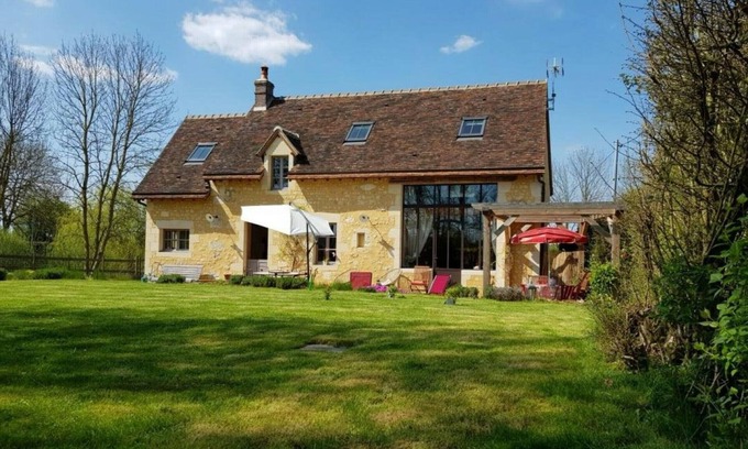 Le Pin-la-Garenne Cottage | Charming Independent House with Garden, Pond, and Modern Amenities in Tranquil Hamlet