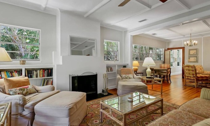Indian Beach Sapphire Shores House | Charming Indian Beach Sapphire Shores 1920's Home