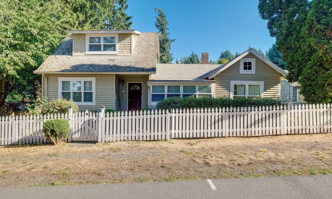 Indianola House | Charming Indianola Home: Walk to Town!