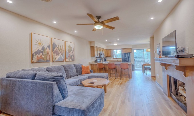 Ruidoso Condo | Charming Innsbrook Village condo, FREE Golf, Pickleball, Tennis, Pool, Fishing!