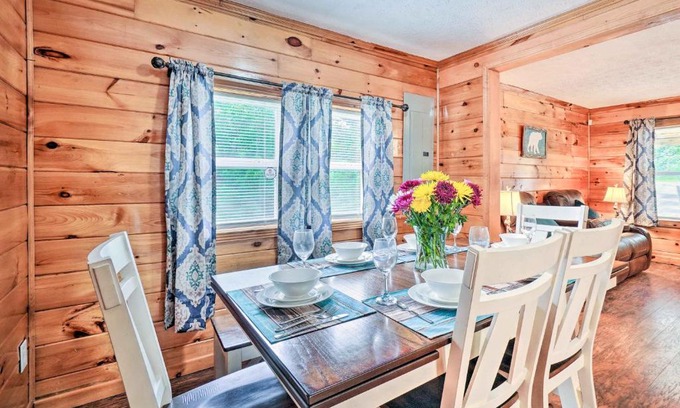 Jamestown House | Charming Jamestown Cabin with Large Backyard!