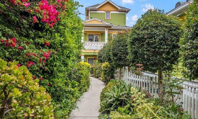 South Park Apartment | Charming Junipera Studio in Prime Location (A)