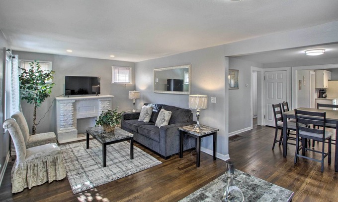 Kansas City House | Charming Kansas City Home 3 Mi to Zoo!