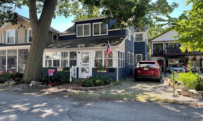 Lakeside House | Charming Lakeside OH Cottage with Lake Views, steps to Park & Shopping